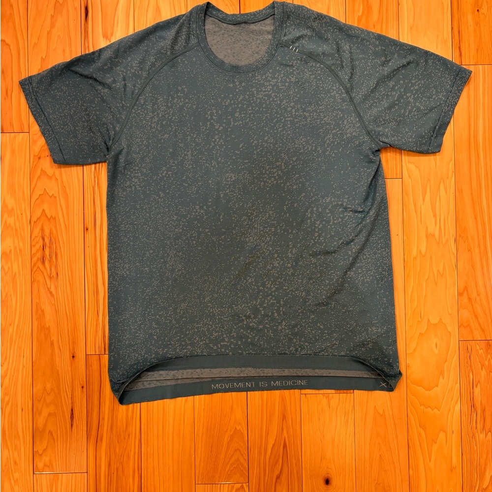 lululemon athletica Dark Gray Short Sleeve Tee